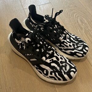 adidas Ultra Boost 22 // Size 10.5 Men’s // “Zebra”